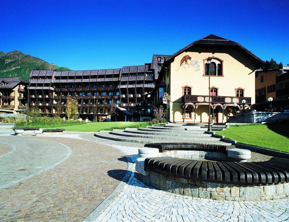 Hotel Club Relais Des Alpes Мадонна-ді-Кампільйо Екстер'єр фото