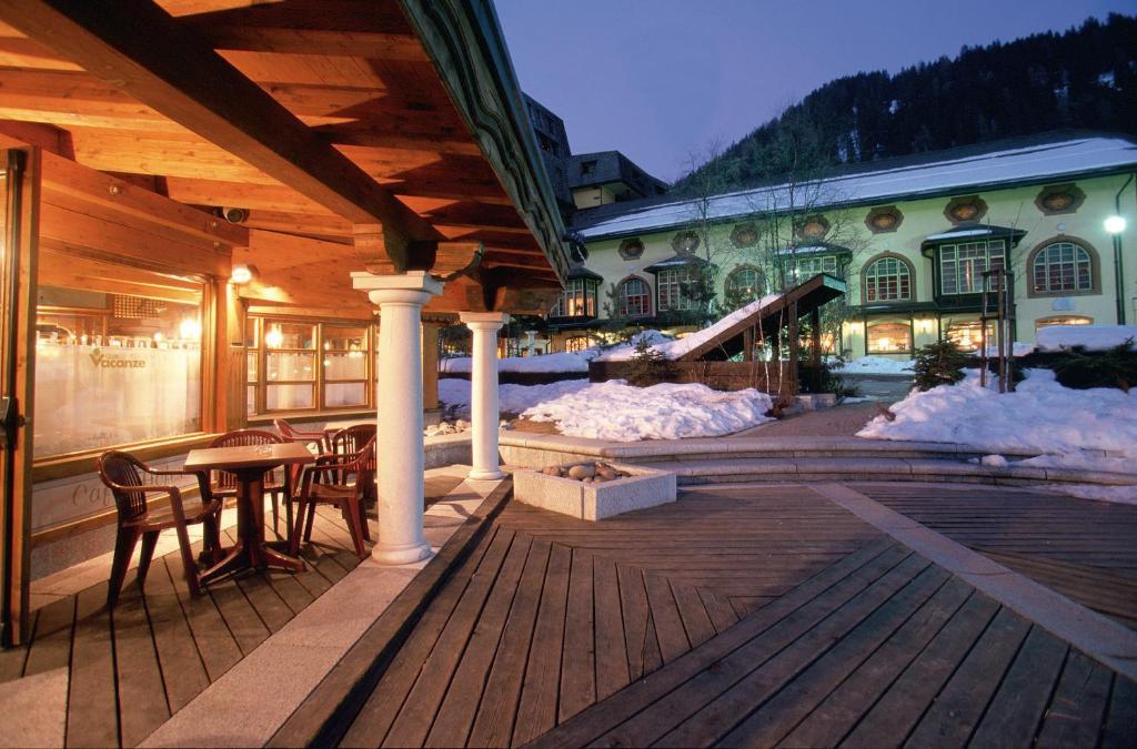 Hotel Club Relais Des Alpes Мадонна-ді-Кампільйо Екстер'єр фото